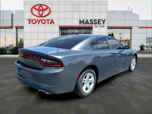 Used 2018 Dodge Charger SXT RWD image 3