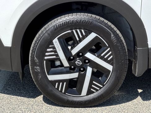 Used 2025 Nissan Kicks SV image 23