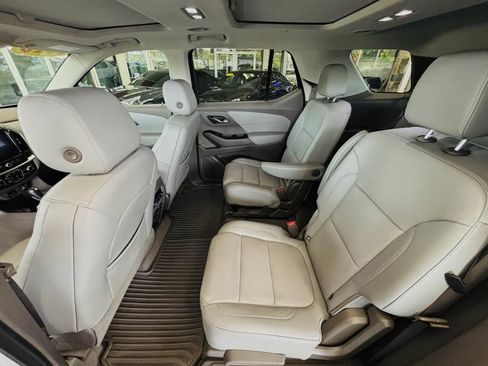 Used 2020 Chevrolet Traverse Premier FWD image 26