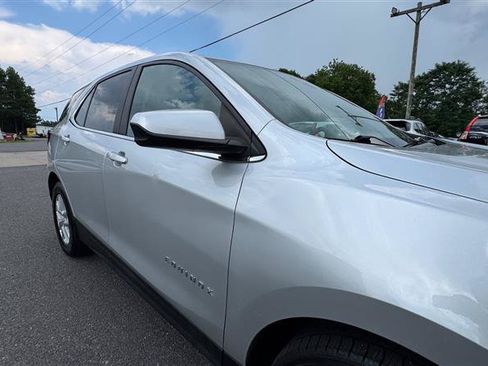 Used 2022 Chevrolet Equinox LT w/ Driver Convenience Package FWD image 17