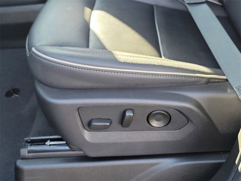 Used 2025 Chevrolet Tahoe Premier image 16