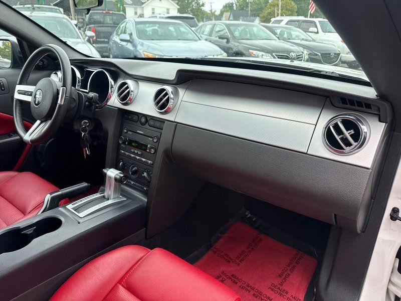 Used 2006 Ford Mustang GT RWD image 17