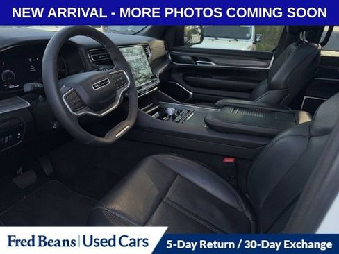 Used 2024 Jeep Wagoneer Series II w/ Premium Group I AWD/4WD image 8