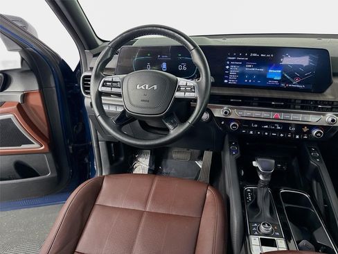 Certified 2024 Kia Telluride EX w/ EX Captain's Chair Package AWD/4WD image 25