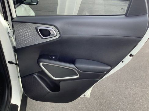 Used 2024 Kia Soul LX w/ Option Group 015 image 33