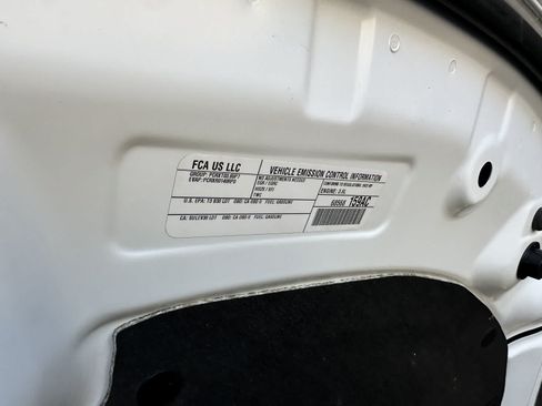 Used 2023 Chrysler Pacifica Limited FWD image 31