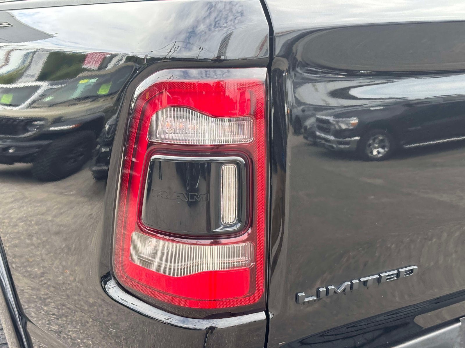 Used 2024 RAM 1500 Limited AWD/4WD image 11