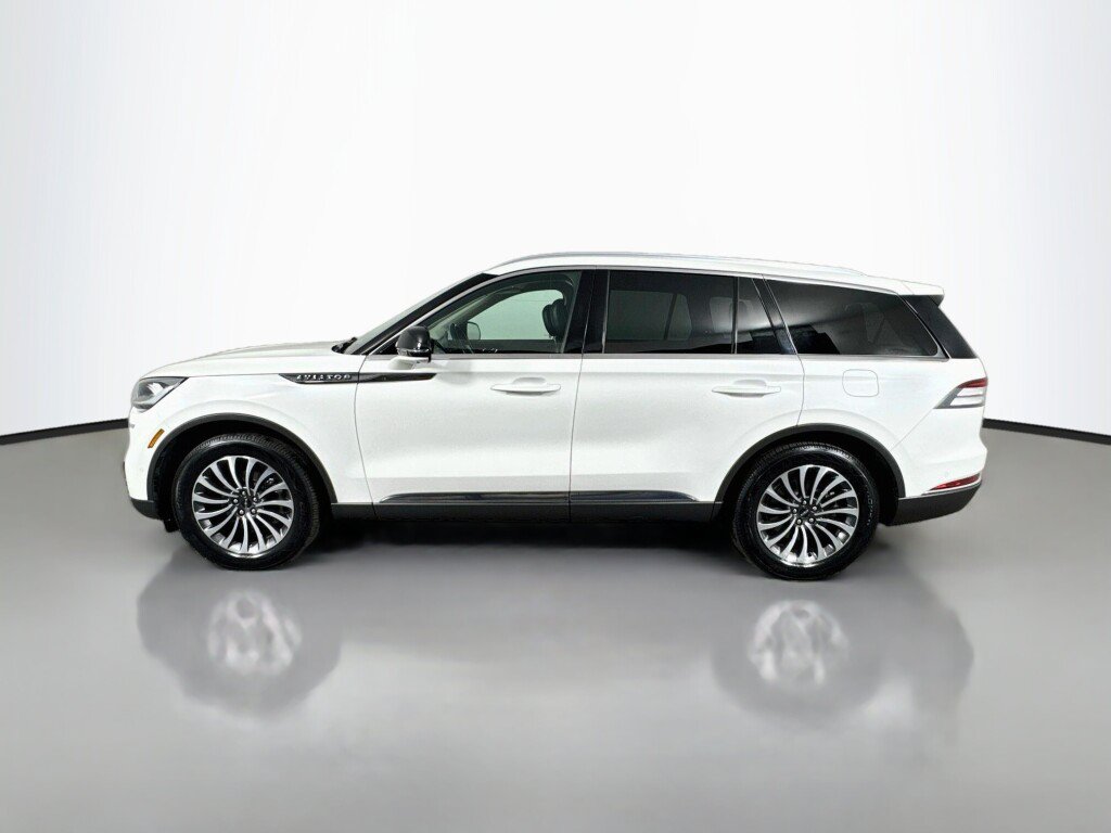 Used 2020 Lincoln Aviator Reserve w/ Equipment Group 201A AWD/4WD image 2