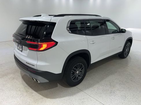 Used 2025 GMC Acadia Elevation image 5