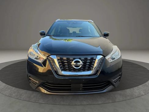 Used 2020 Nissan Kicks SV FWD image 2