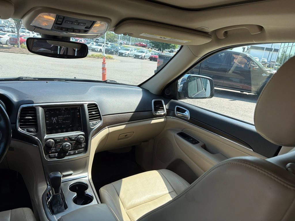 Used 2018 Jeep Grand Cherokee Limited AWD/4WD image 28