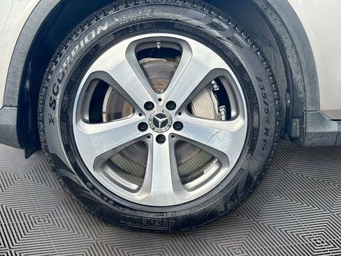 Used 2021 Mercedes-Benz GLC 300 w/ Premium Package image 30