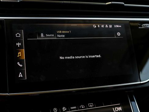 Used 2022 Audi Q8 Premium image 30