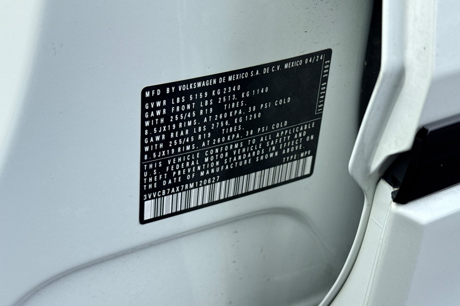 Used 2024 Volkswagen Tiguan SE R-Line FWD image 31