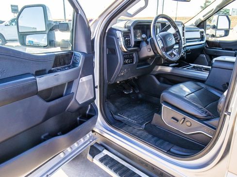 Used 2023 Ford F250 Lariat w/ Chrome Package image 26