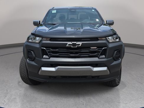 Used 2025 Chevrolet Colorado Trail Boss AWD/4WD image 2