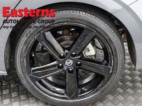 Used 2023 Nissan Sentra SR w/ Trunk Package image 32