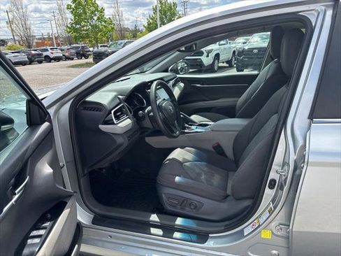 Certified 2018 Toyota Camry LE w/ Convenience Package FWD image 8