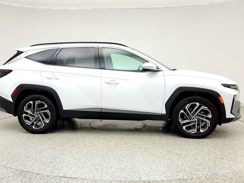 Used 2025 Hyundai Tucson Limited AWD/4WD image 4