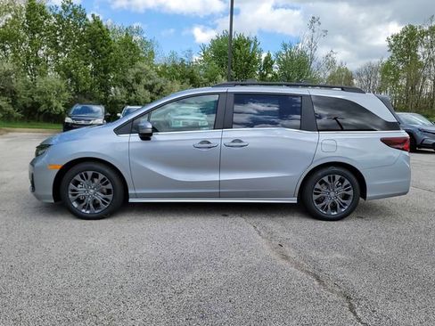 New 2026 Honda Odyssey Touring image 3