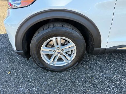 Certified 2022 Ford Explorer XLT w/ Equipment Group 202A AWD/4WD image 25