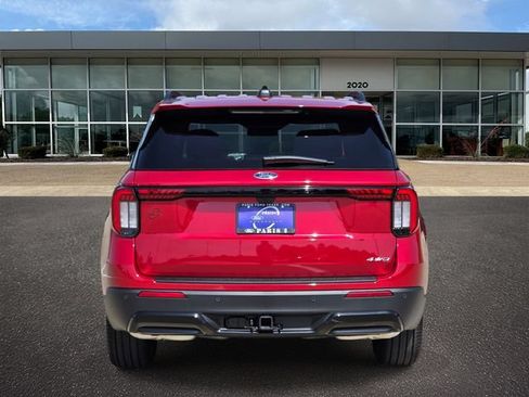 New 2026 Ford Explorer ST-Line w/ ST-Line Street Pack AWD/4WD image 4