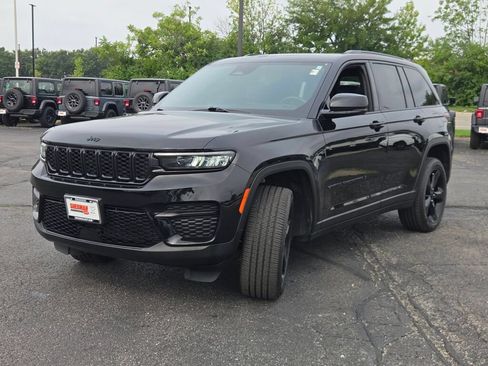 Certified 2024 Jeep Grand Cherokee Altitude AWD/4WD image 19