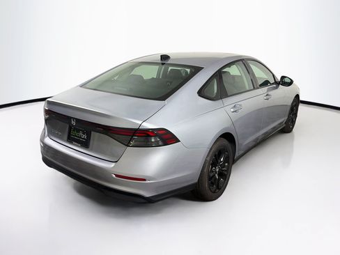 Used 2025 Honda Accord SE image 9
