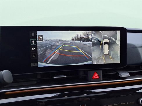 Used 2025 Kia Carnival SX Prestige image 26