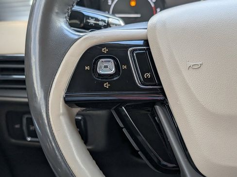 Used 2020 Lincoln Corsair FWD w/ Premium Package image 26