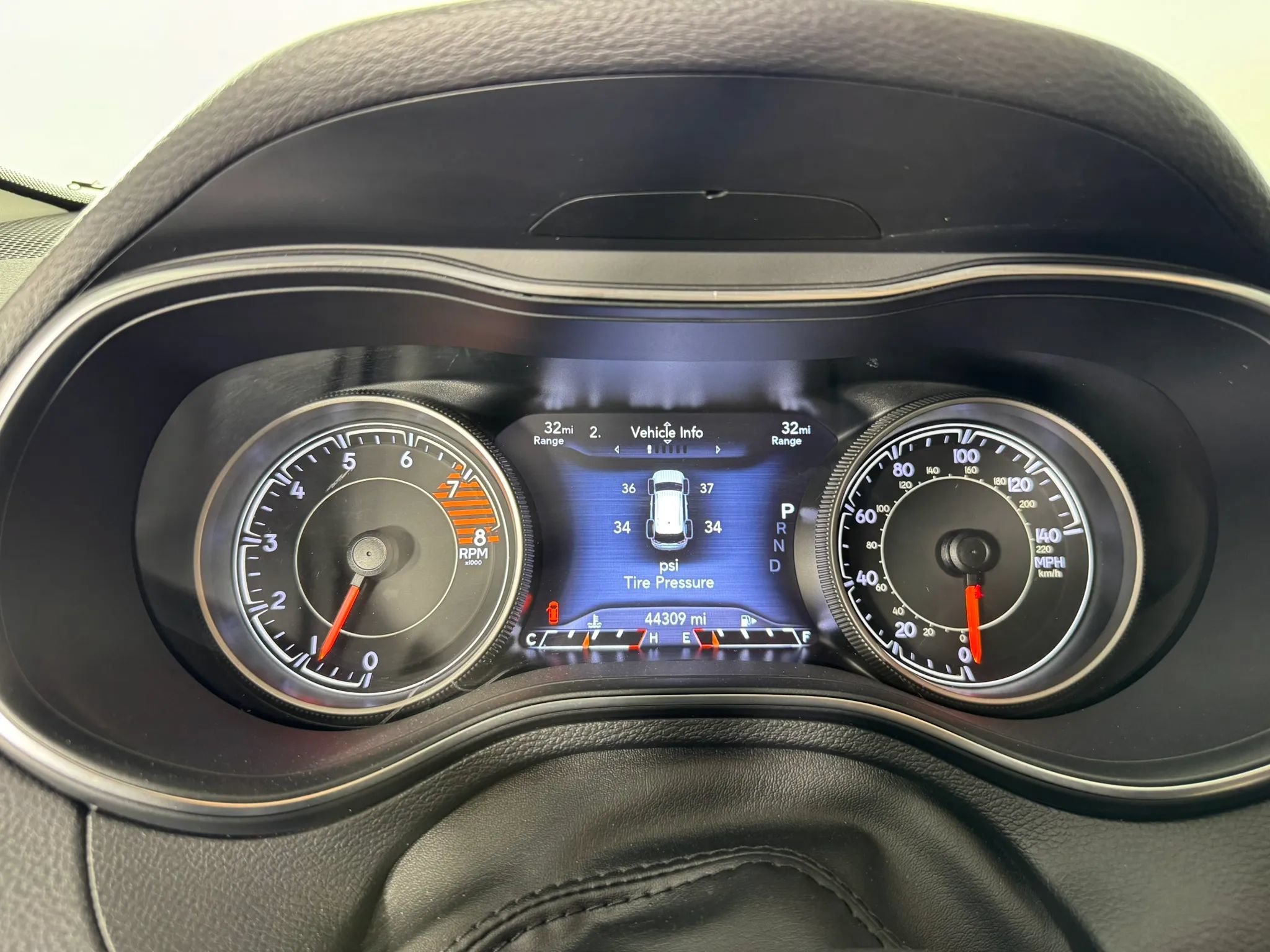 Used 2019 Jeep Cherokee Trailhawk w/ Cold Weather Group AWD/4WD image 14