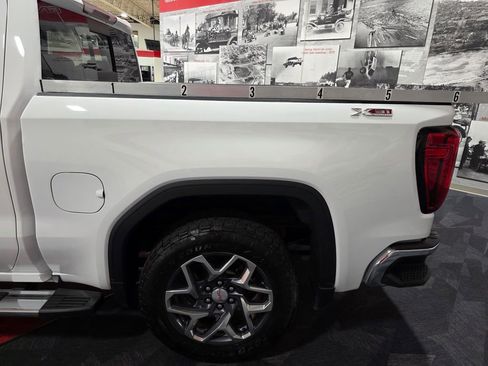 Certified 2022 GMC Sierra 1500 SLT w/ SLT Premium Plus Package AWD/4WD image 7