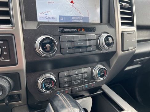 Used 2019 Ford F150 Platinum w/ Equipment Group 701A Luxury image 14