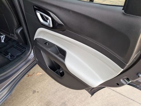 Used 2024 Jeep Compass Limited image 27