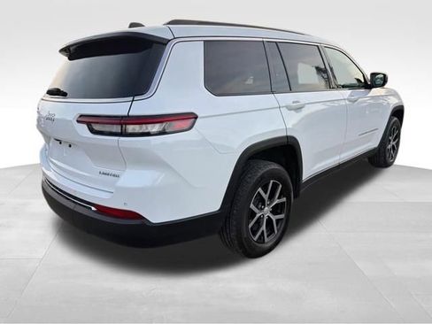 Used 2024 Jeep Grand Cherokee L Limited image 3