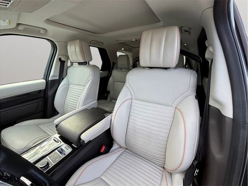 Used 2019 Land Rover Discovery HSE Luxury image 20