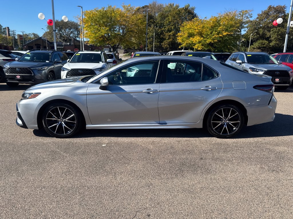 Used 2024 Toyota Camry SE w/ Cold Weather Package AWD/4WD image 4