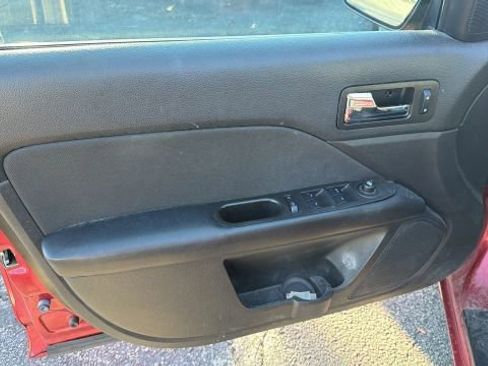 Used 2012 Ford Fusion SE image 10