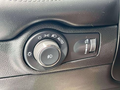 Used 2022 Dodge Durango SXT AWD/4WD image 18