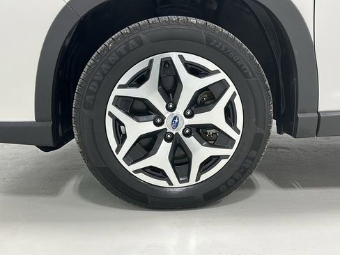 Used 2023 Subaru Forester Premium image 15