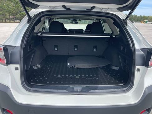 Used 2024 Subaru Outback Premium AWD/4WD image 17