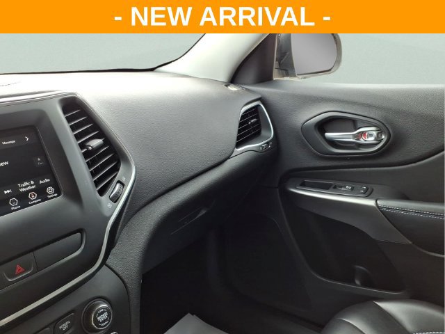 Used 2019 Jeep Cherokee Latitude Plus FWD image 26
