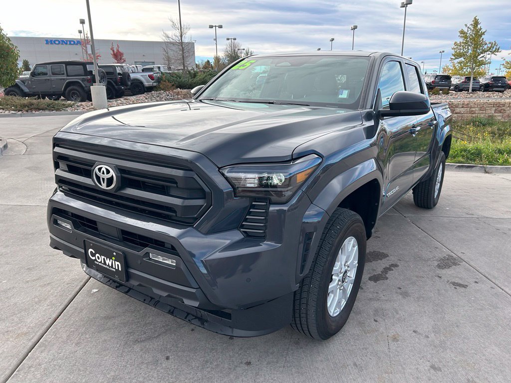 Used 2025 Toyota Tacoma SR5 AWD/4WD image 3