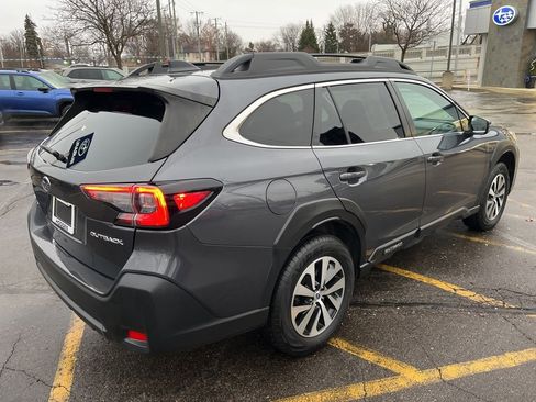 Certified 2023 Subaru Outback Premium image 5