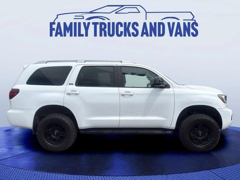 Used 2019 Toyota Sequoia SR5 AWD/4WD image 6