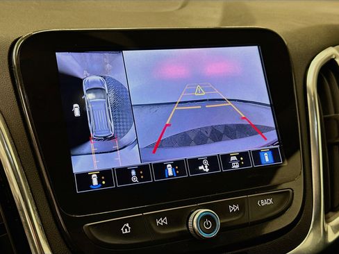 Used 2023 Chevrolet Equinox Premier AWD/4WD image 23
