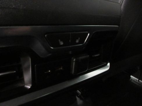 Used 2021 GMC Sierra 2500 SLT w/ SLT Preferred Package image 19