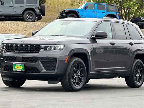 New 2026 Jeep Grand Cherokee 4WD image 8