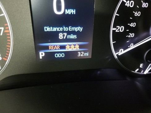 Certified 2024 Toyota Corolla Cross LE AWD/4WD image 60