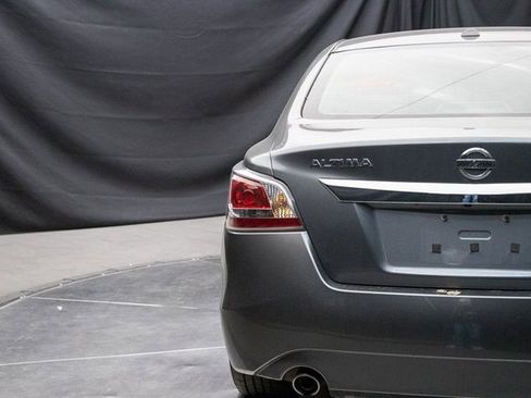Used 2015 Nissan Altima 2.5 SV w/ Convenience Package image 12